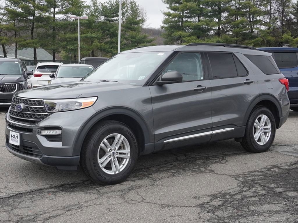 Used 2023 Ford Explorer XLT w/ Equipment Group 202A image 7