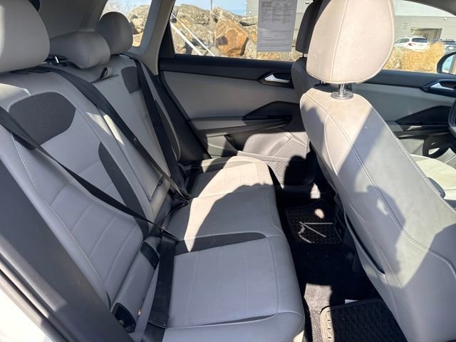 Used 2022 Volkswagen Taos SE w/ IQ.Drive SE Package image 11