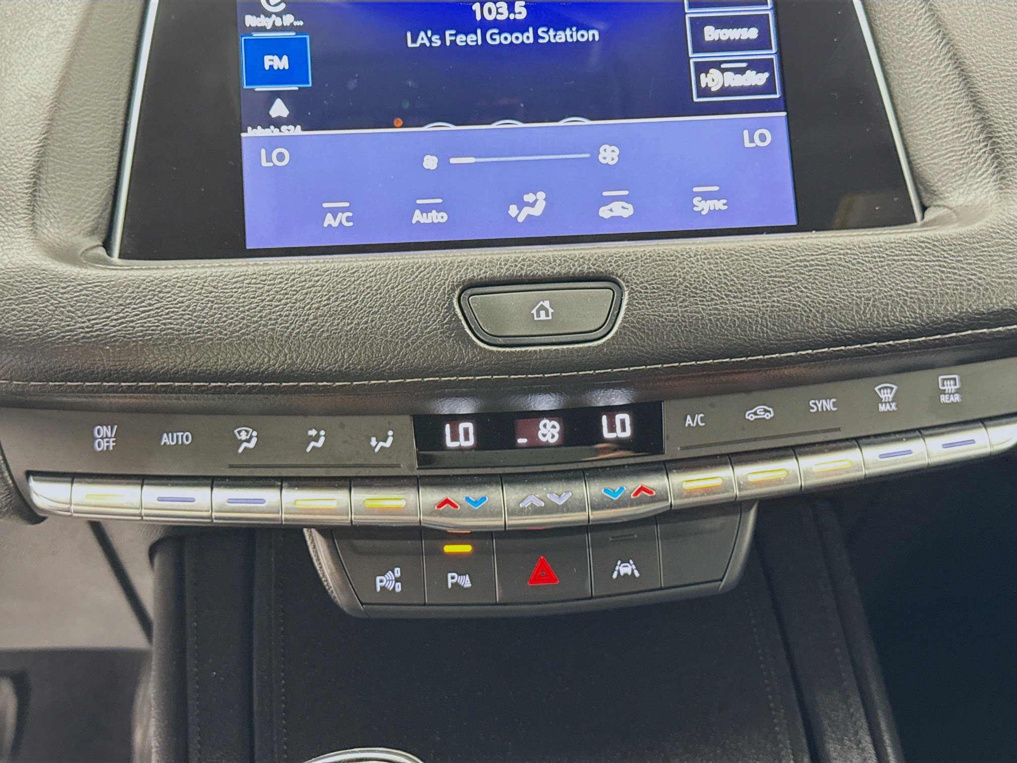 Used 2022 Cadillac XT4 Premium Luxury w/ Enhanced Visibility Package FWD image 16