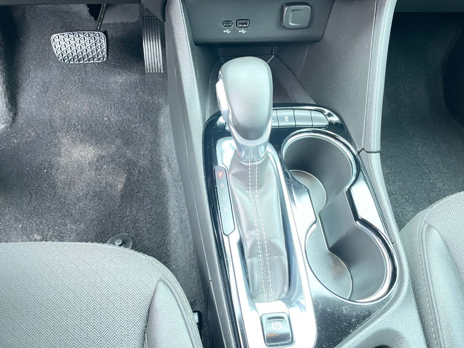 Used 2025 Buick Encore GX Preferred image 41