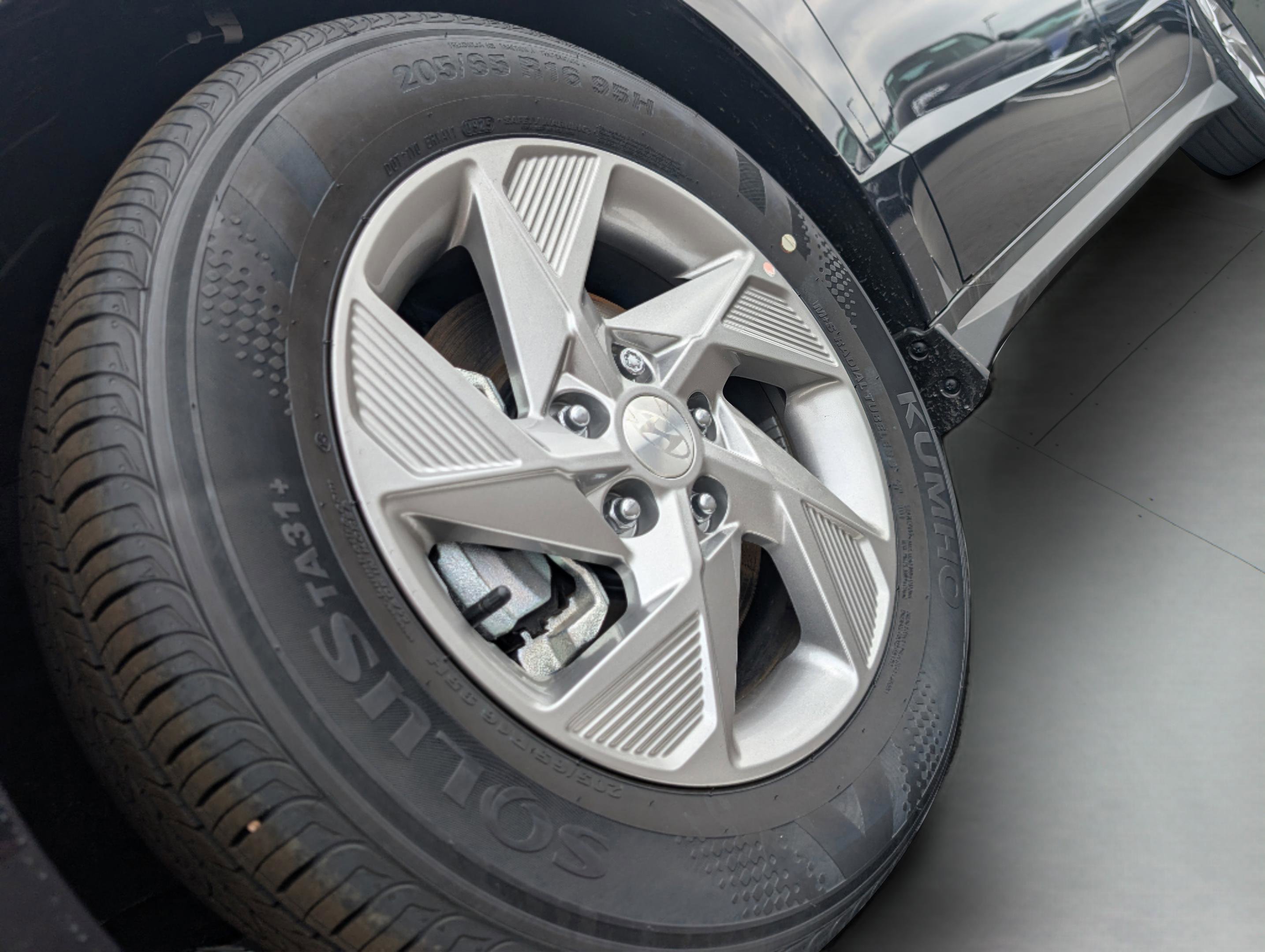 Used 2025 Hyundai Sonata SE FWD image 9