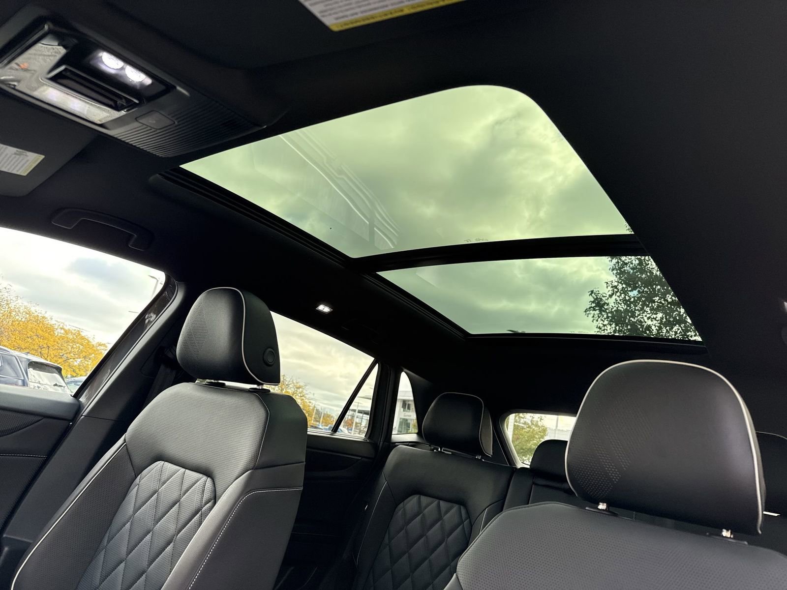 New 2026 Volkswagen Atlas Cross Sport SEL Premium R-Line image 23