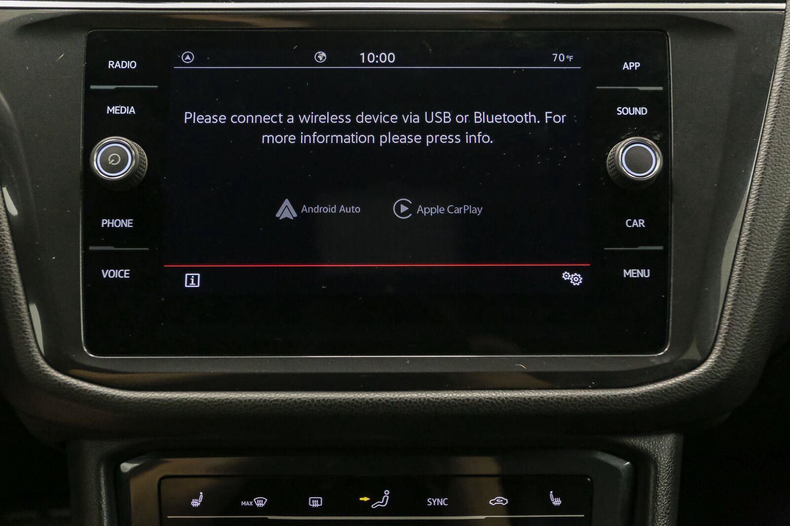 Certified 2024 Volkswagen Tiguan SE R-Line FWD image 31