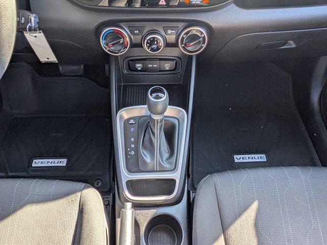 Used 2024 Hyundai Venue SE image 19