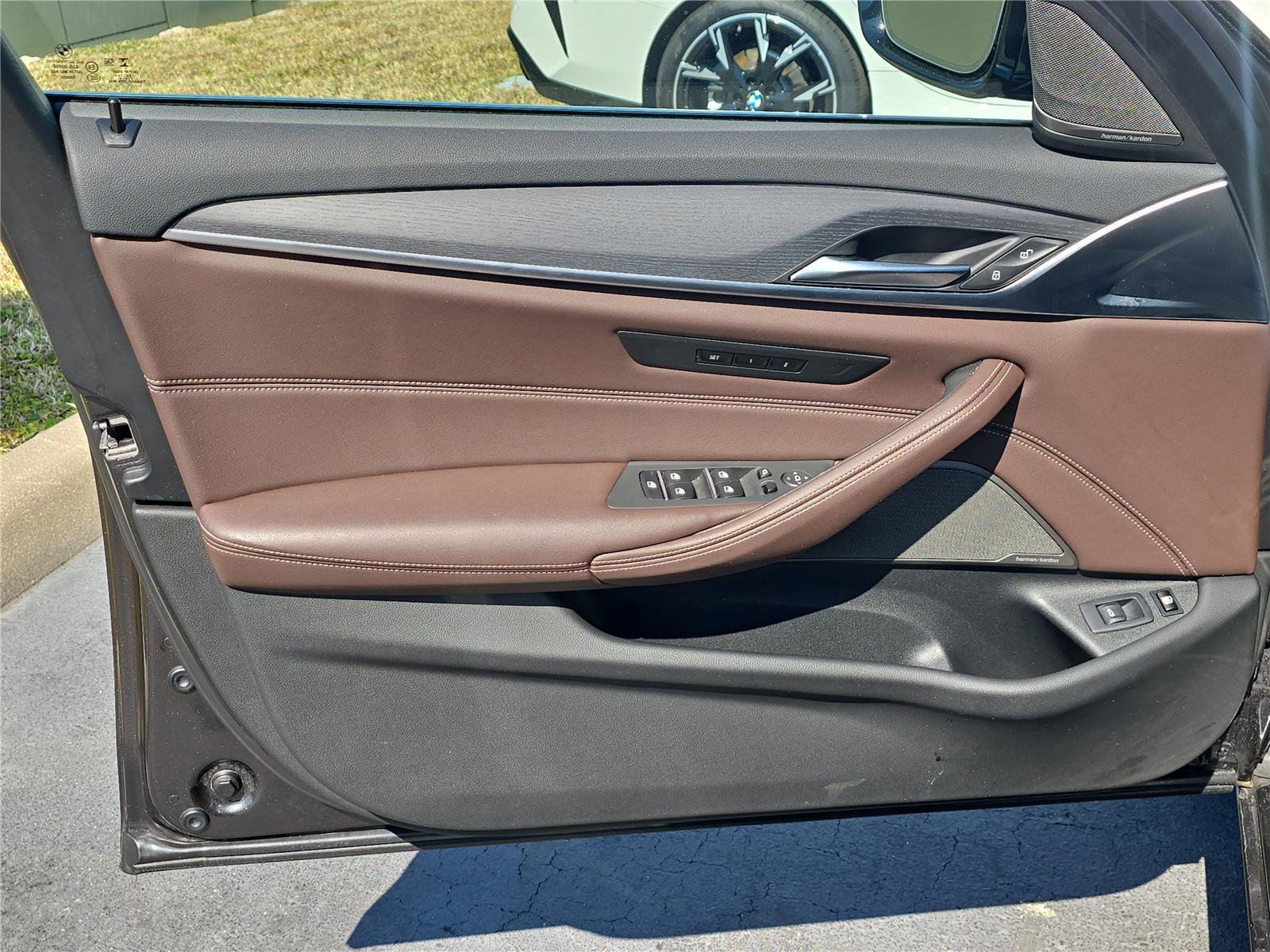 Certified 2023 BMW 530e w/ Premium Package image 15