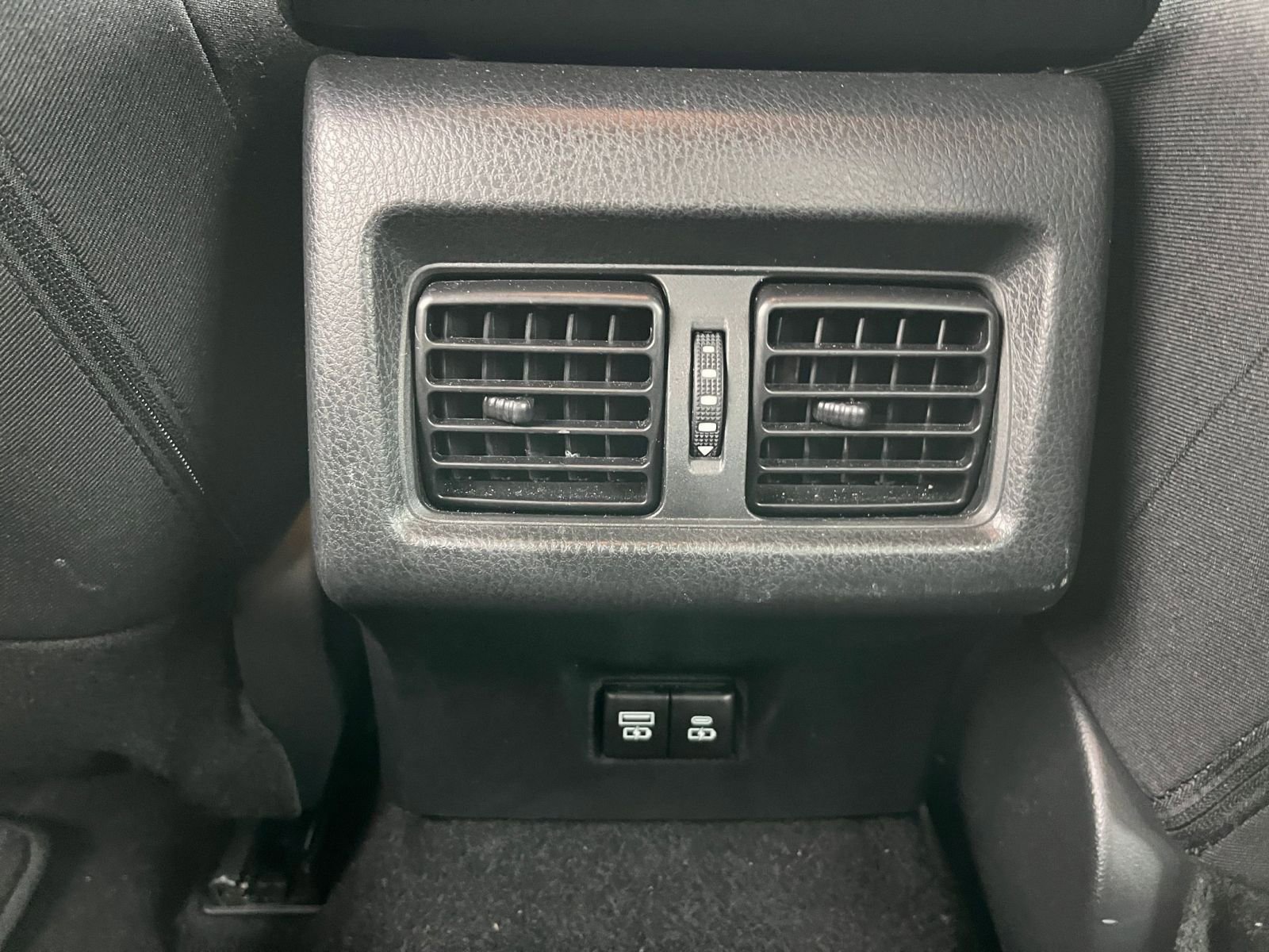 Used 2025 Toyota Camry LE image 23