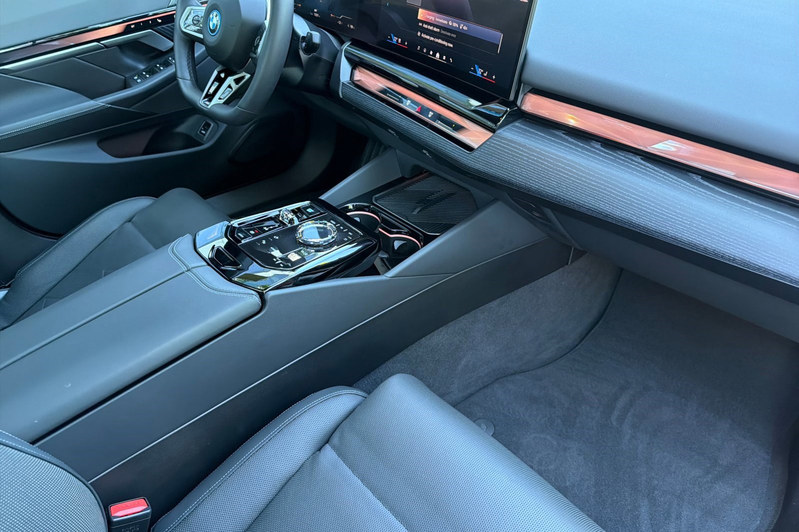 Used 2025 BMW i5 xDrive40 w/ Executive Package image 19