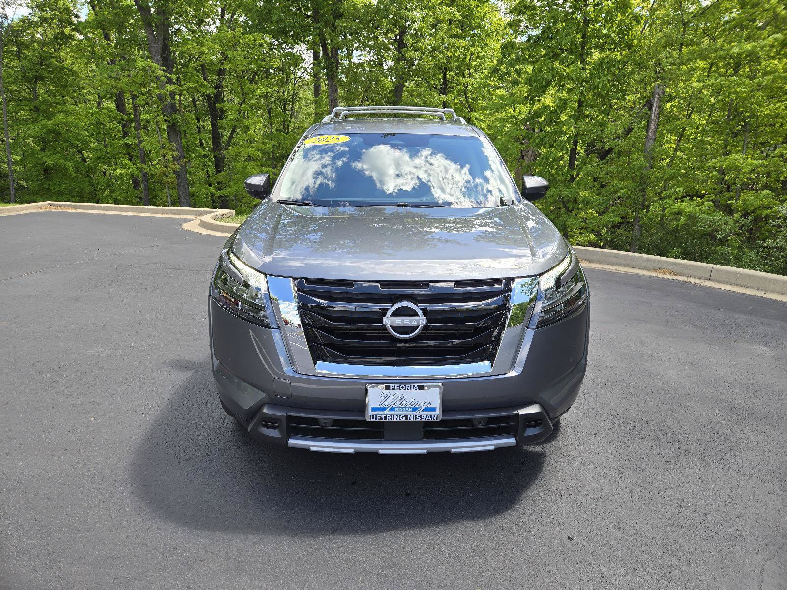 Used 2025 Nissan Pathfinder SL AWD/4WD image 7