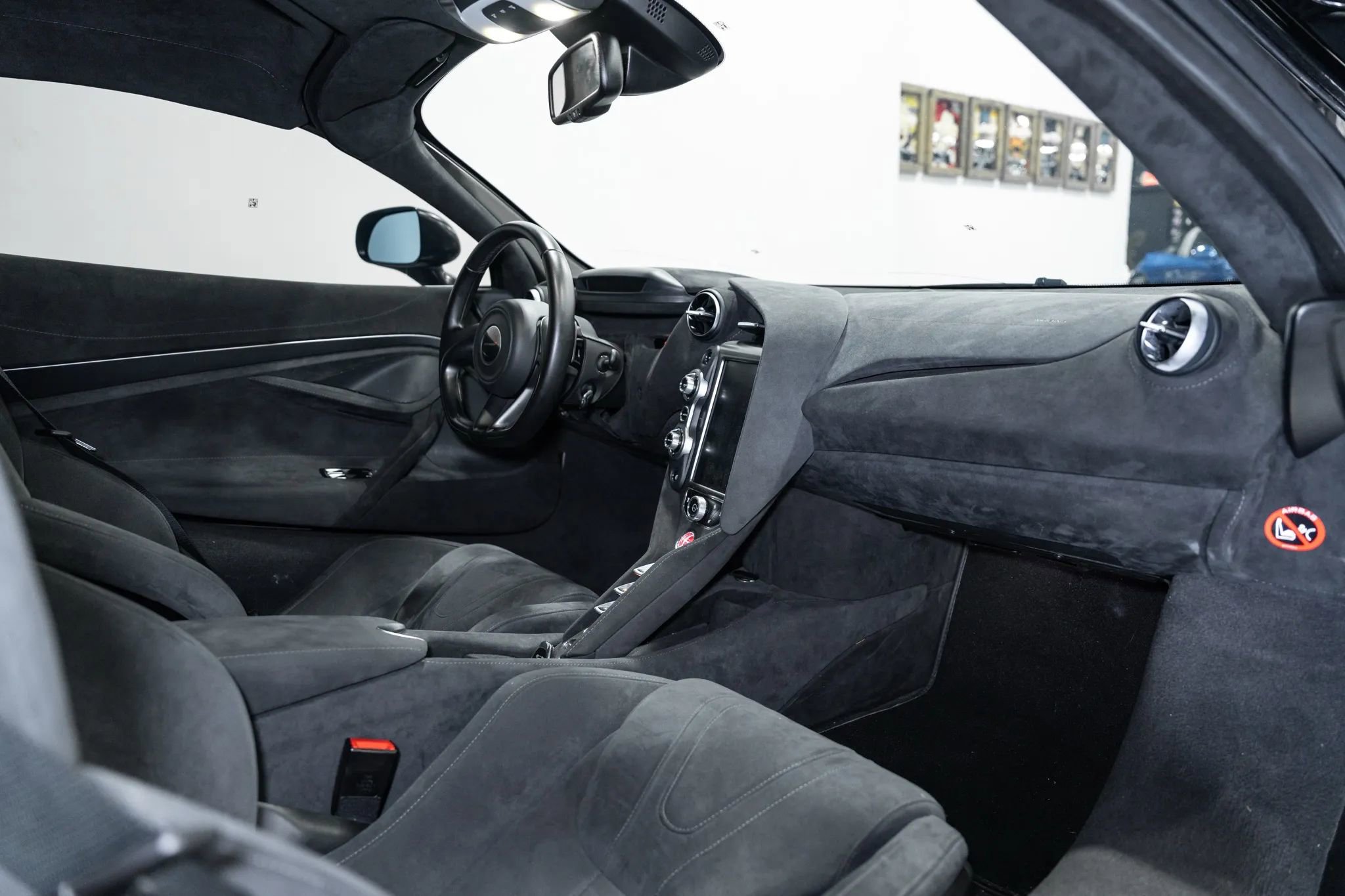 Used 2018 McLaren 720S image 28