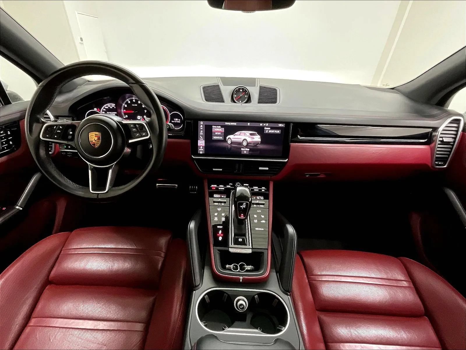Used 2019 Porsche Cayenne S AWD/4WD image 2