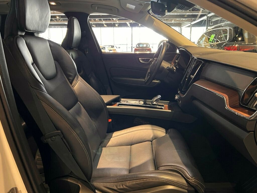 Used 2023 Volvo XC60 B5 Ultimate AWD/4WD image 32