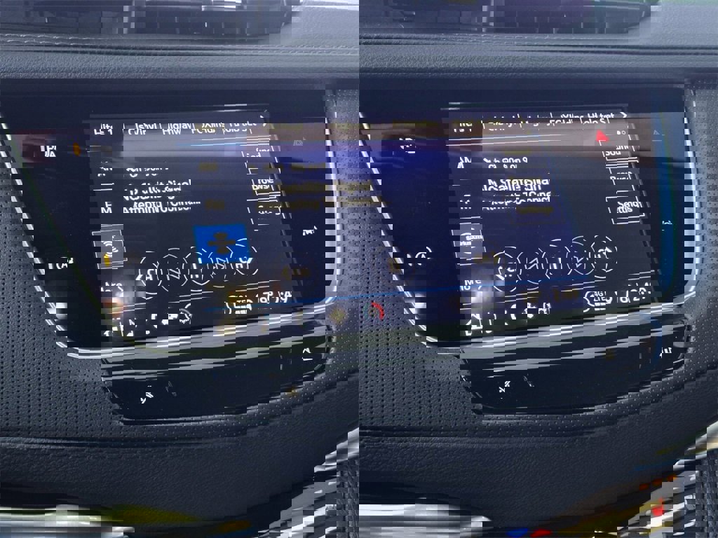 New 2025 Cadillac XT6 Luxury image 18