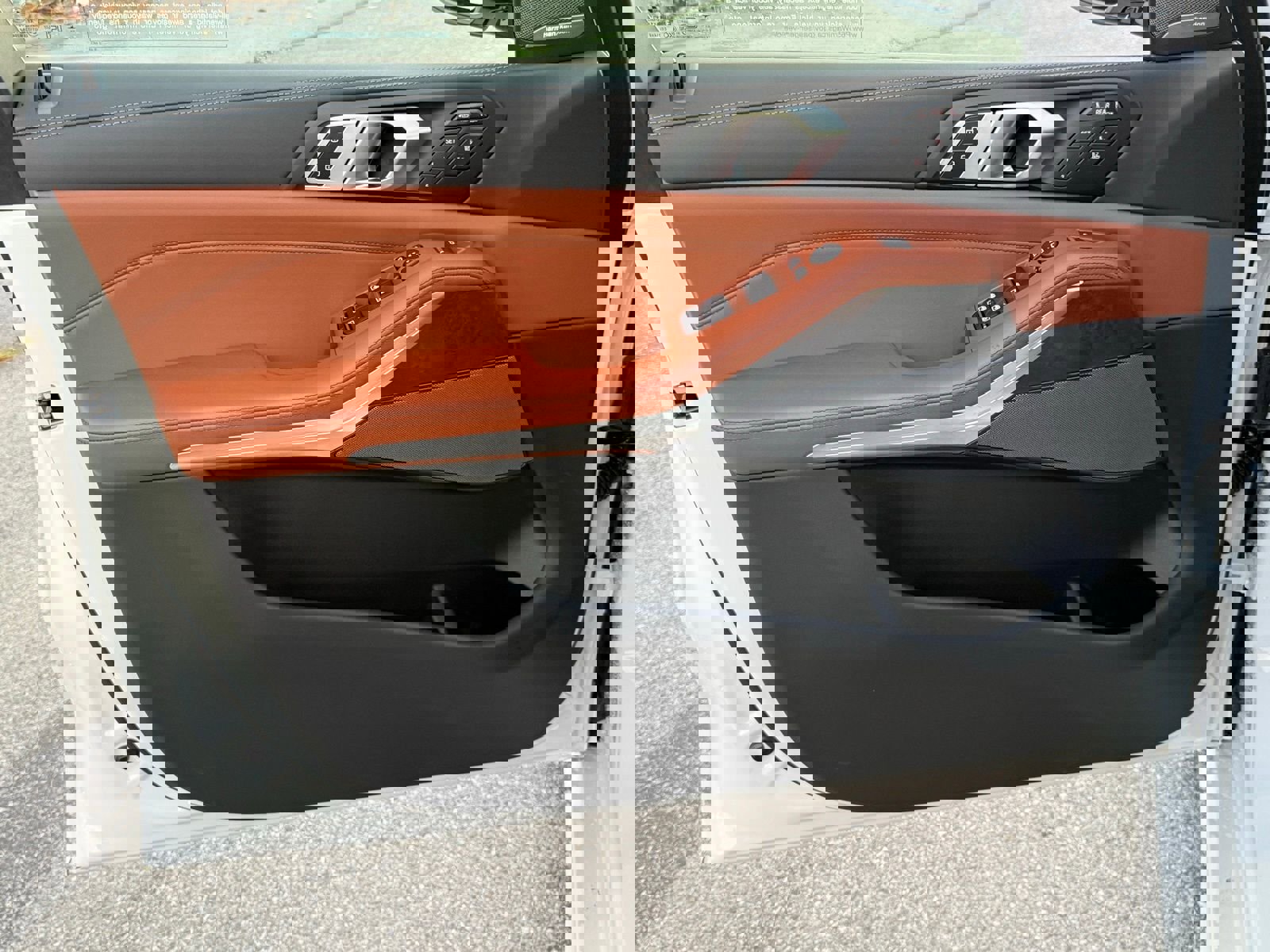 New 2026 BMW X7 M60i w/ Executive Package image 18