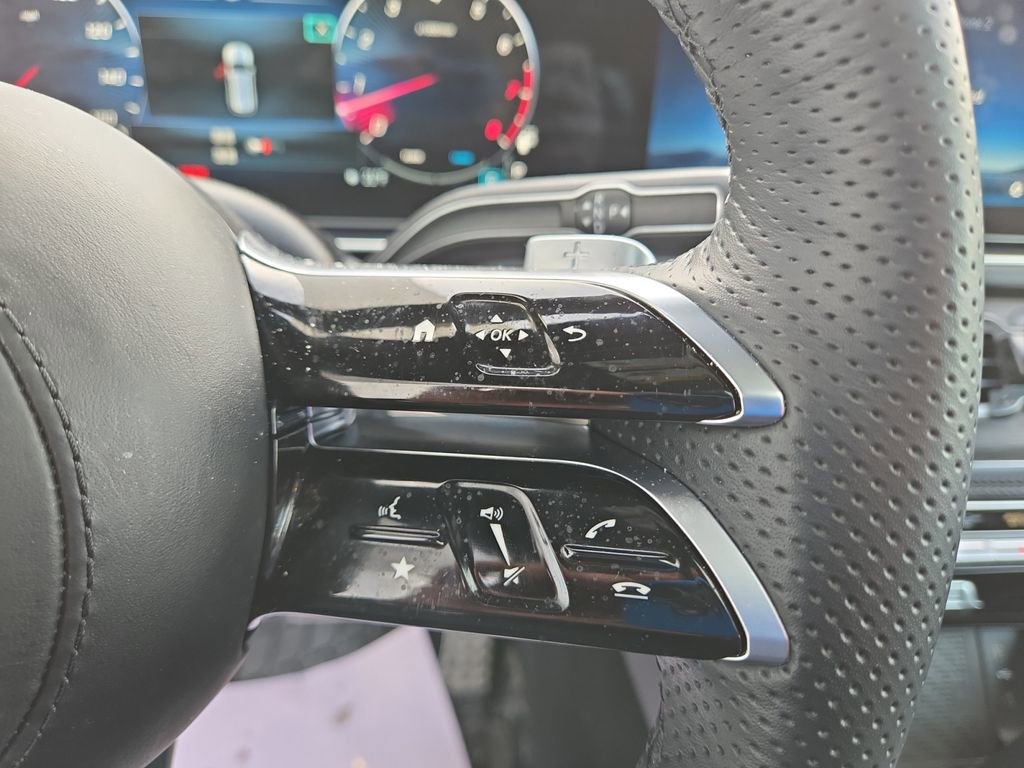 Used 2025 Mercedes-Benz GLS 580 4MATIC image 20