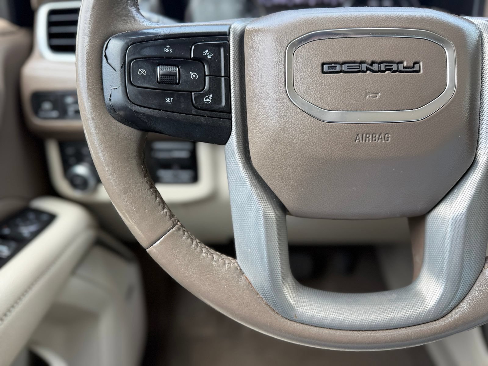 Used 2021 GMC Yukon XL Denali w/ Denali Ultimate Package AWD/4WD image 26