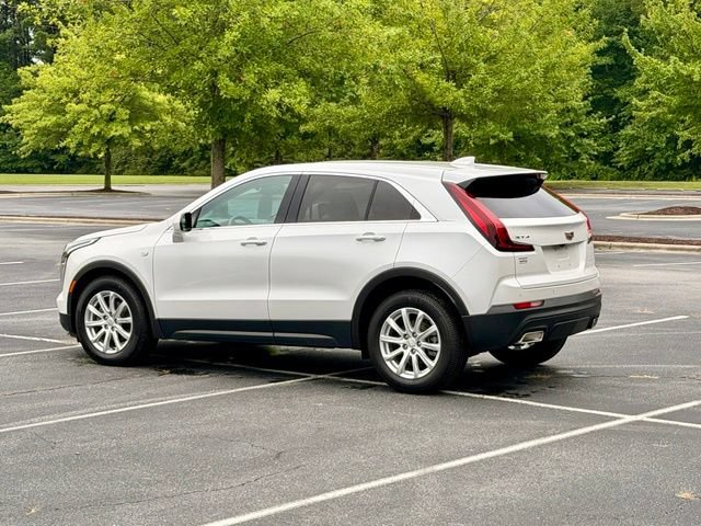 Certified 2022 Cadillac XT4 Luxury w/ Cold Weather Package FWD image 4