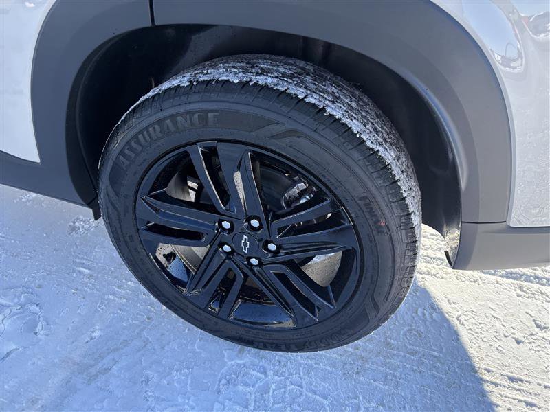 New 2026 Chevrolet Trax ACTIV w/ Sunroof Package FWD image 5