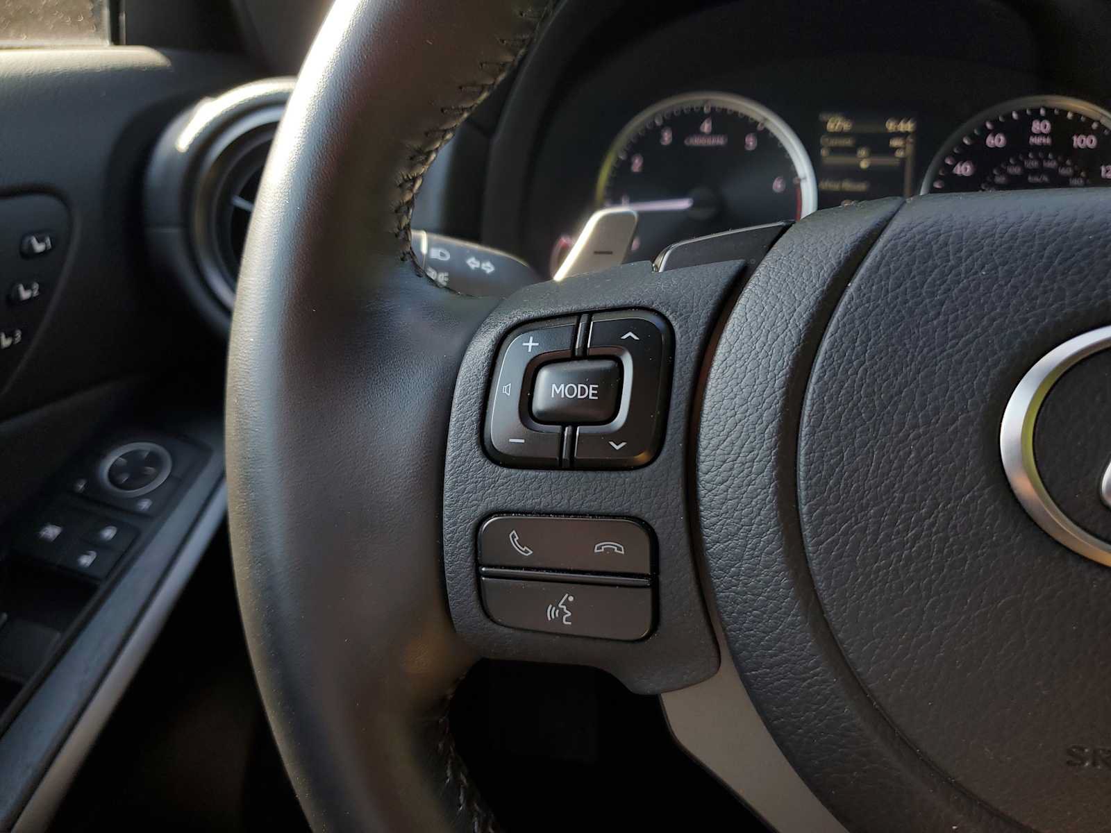 Used 2023 Lexus IS 300 w/ Premium Package RWD image 37