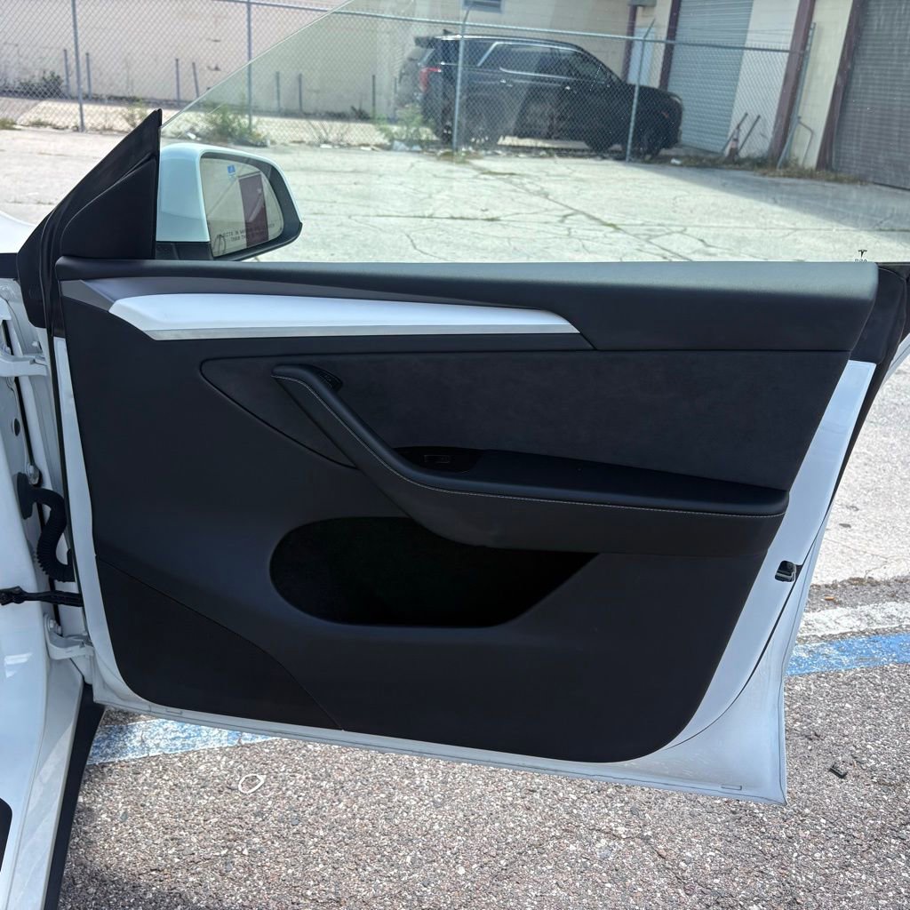 Used 2023 Tesla Model Y Long Range image 19