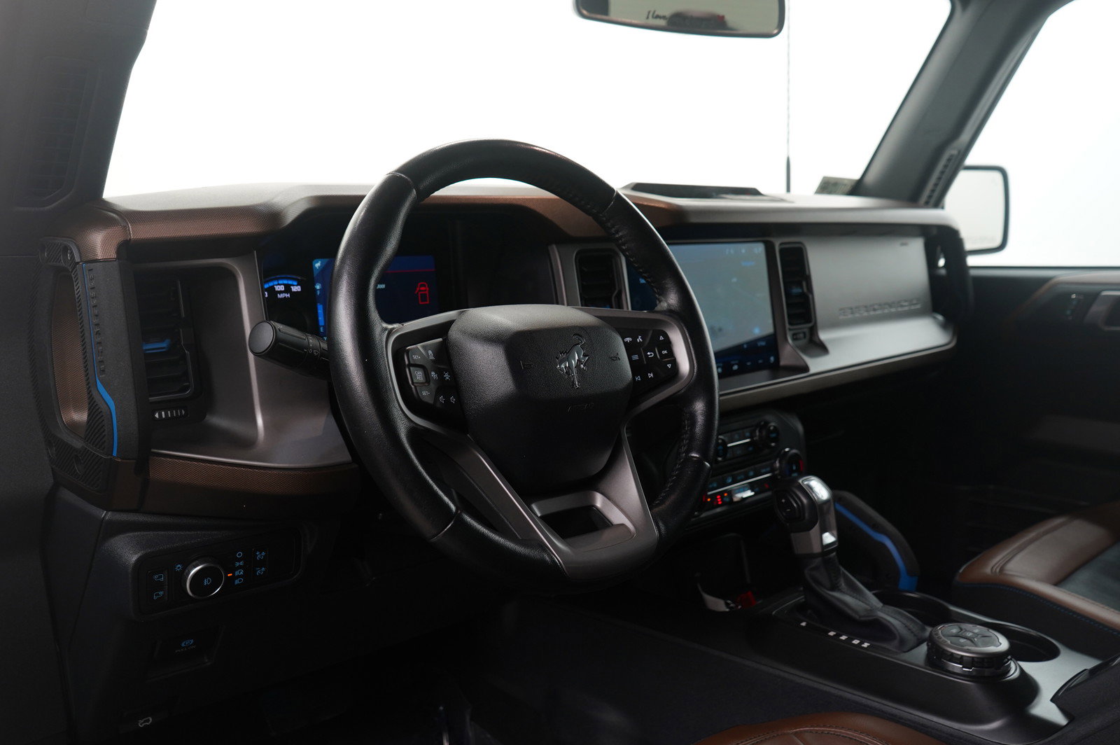 Used 2022 Ford Bronco Outer Banks image 17