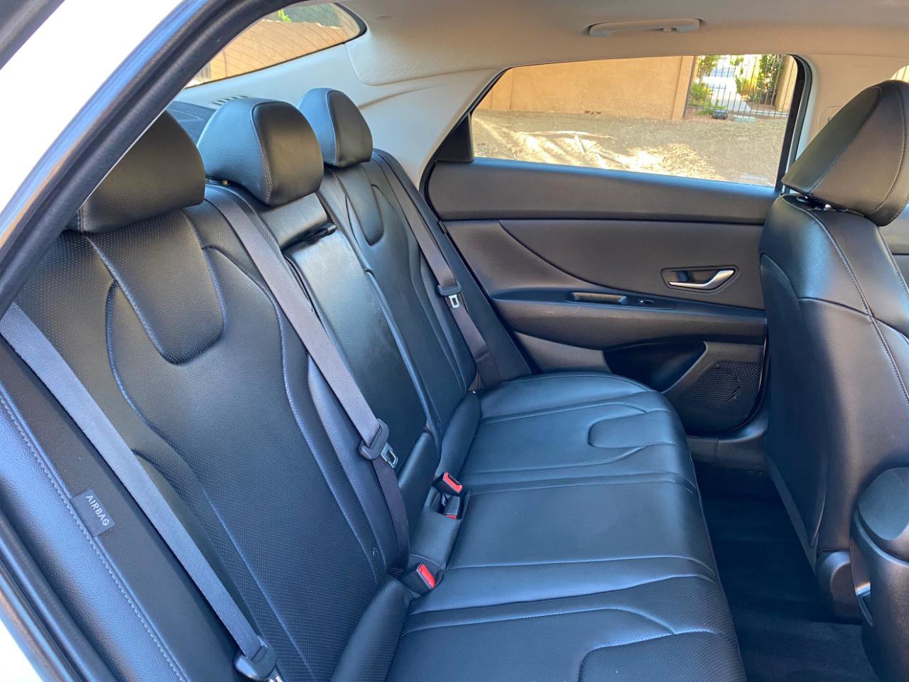 Used 2025 Hyundai Elantra Limited image 40