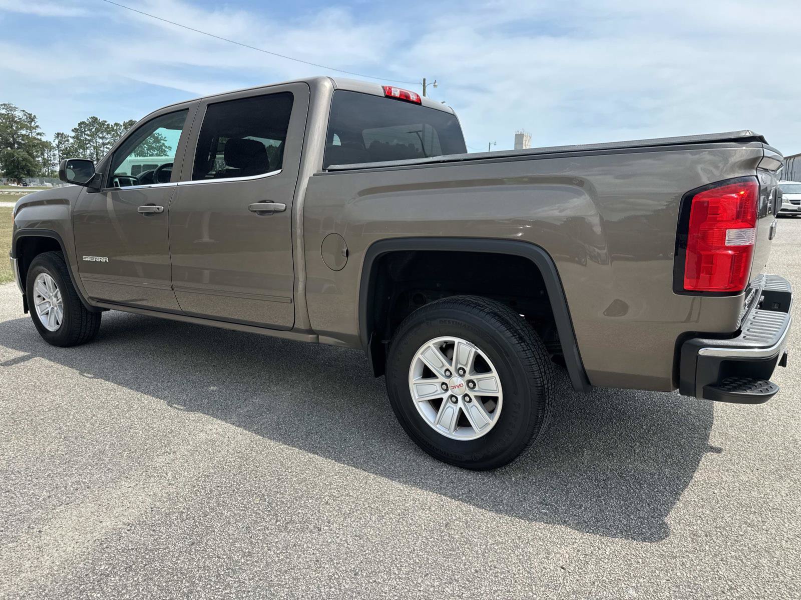 Used 2015 GMC Sierra 1500 SLE w/ SLE Value Package RWD image 6