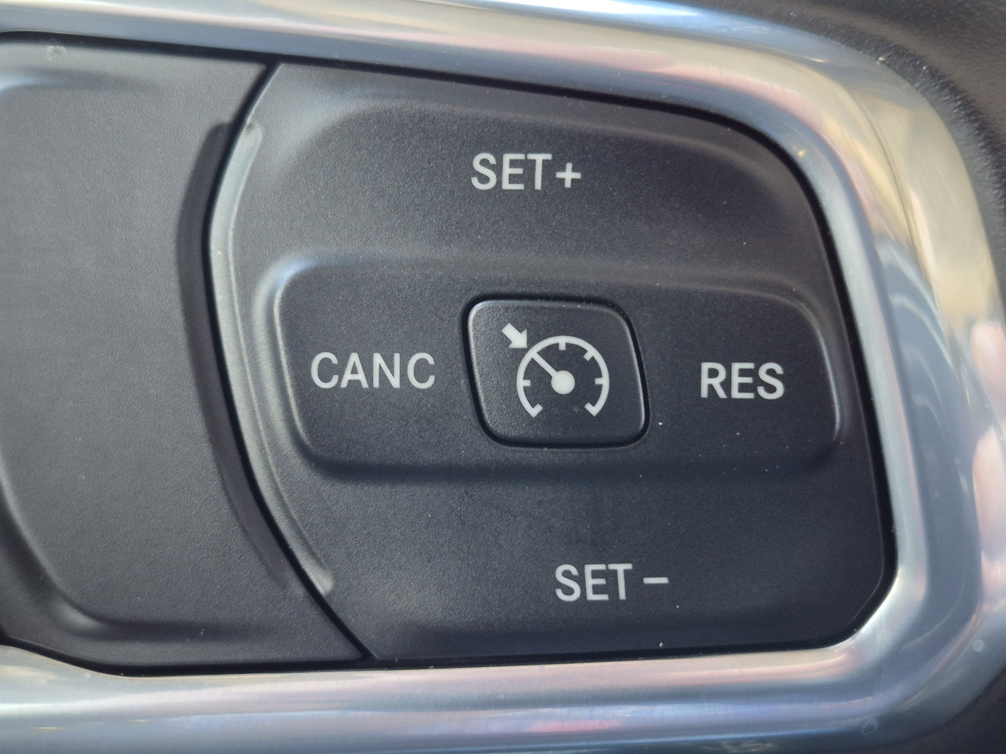 Used 2022 Jeep Wrangler Unlimited Sahara AWD/4WD image 19