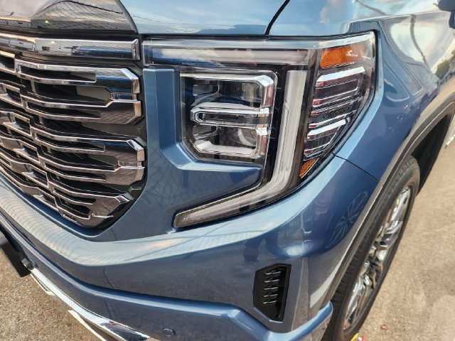 Used 2025 GMC Sierra 1500 Denali Ultimate AWD/4WD image 7