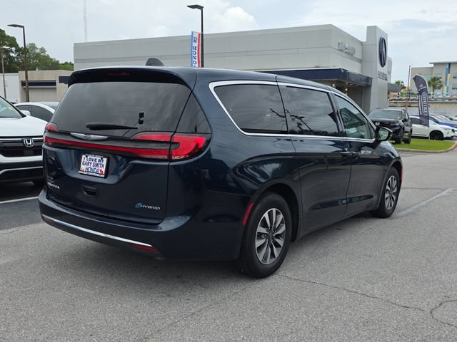 Used 2024 Chrysler Pacifica Limited FWD image 4