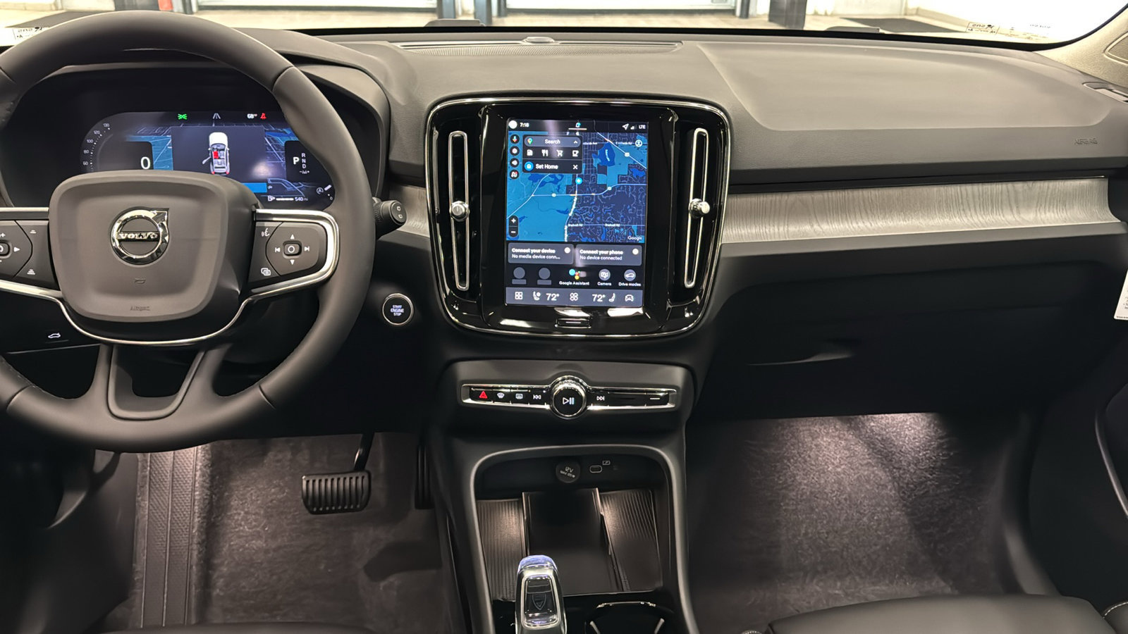 Used 2026 Volvo XC40 B5 Plus w/ Protection Package Premier image 11