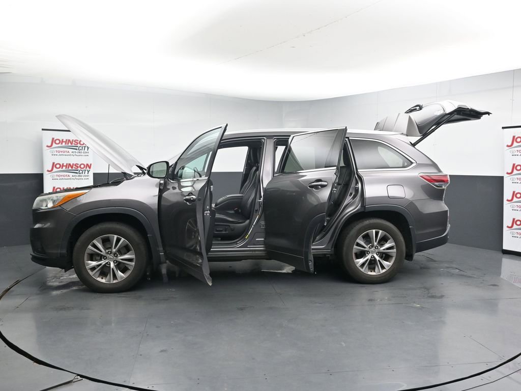 Used 2015 Toyota Highlander XLE AWD/4WD image 28