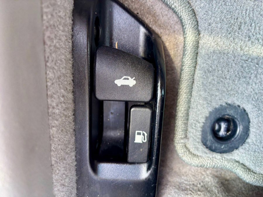 Used 2015 Toyota Camry XLE FWD image 24