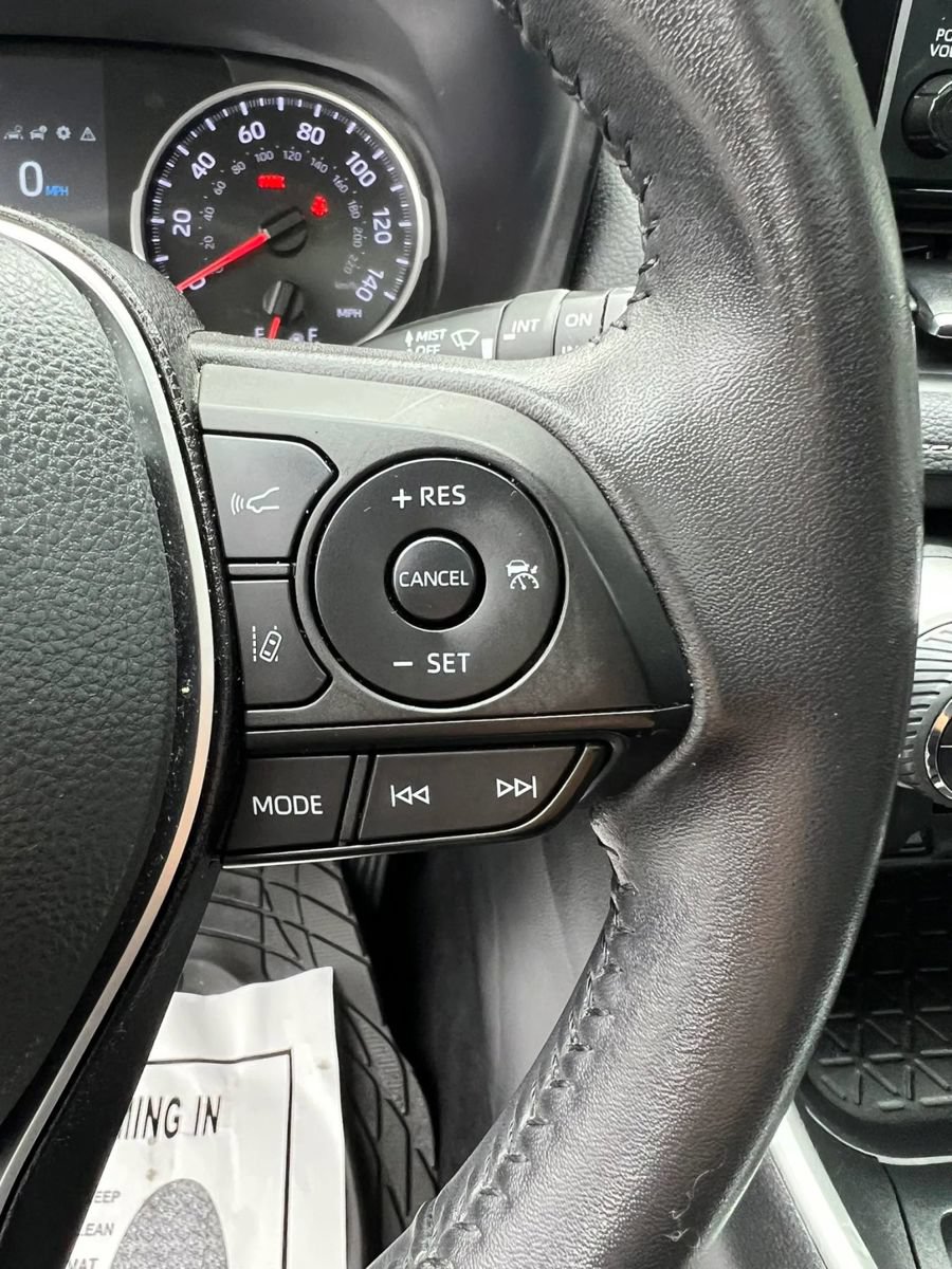 Used 2022 Toyota RAV4 XLE Premium FWD image 14