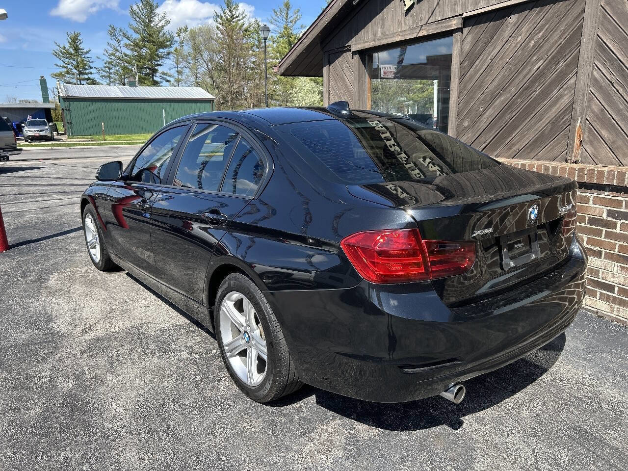 Used 2015 BMW 320i xDrive Sedan AWD/4WD image 2