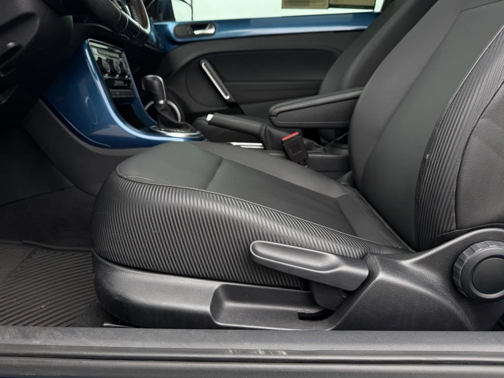 Used 2019 Volkswagen Beetle 2.0T SE w/ SE Premium Package FWD image 13