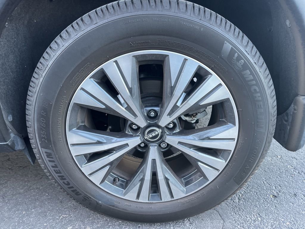 Certified 2022 Nissan Rogue SV w/ SV Premium Package image 6