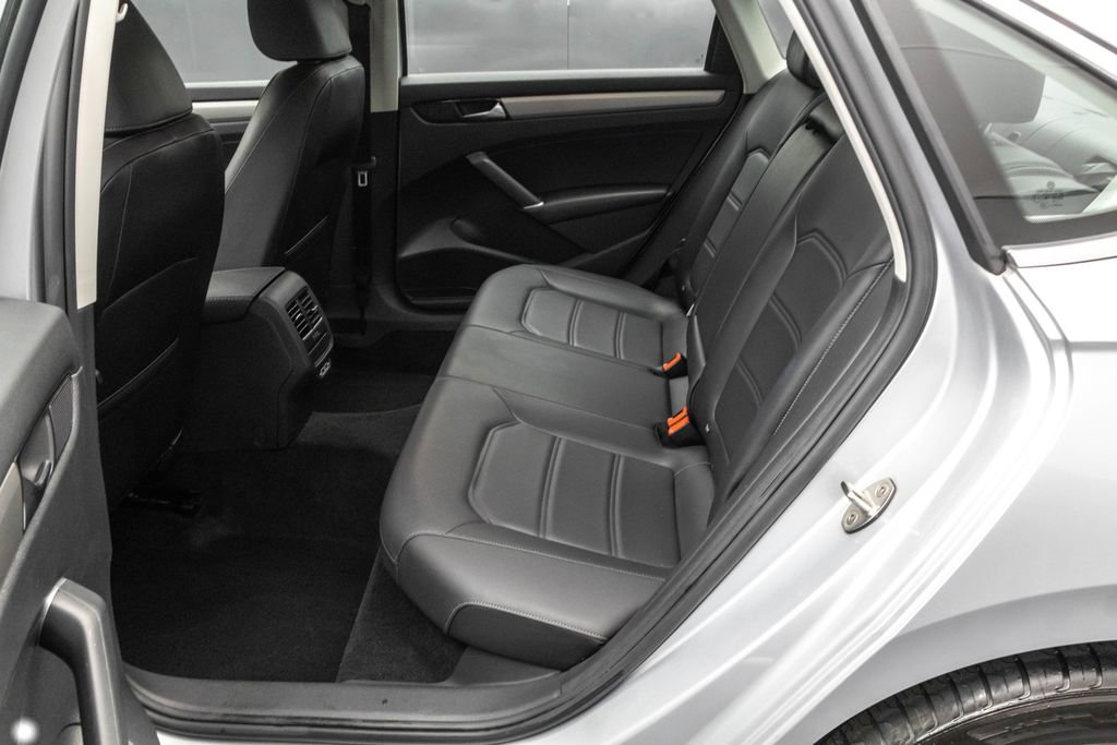 Used 2020 Volkswagen Passat 2.0T SE image 23