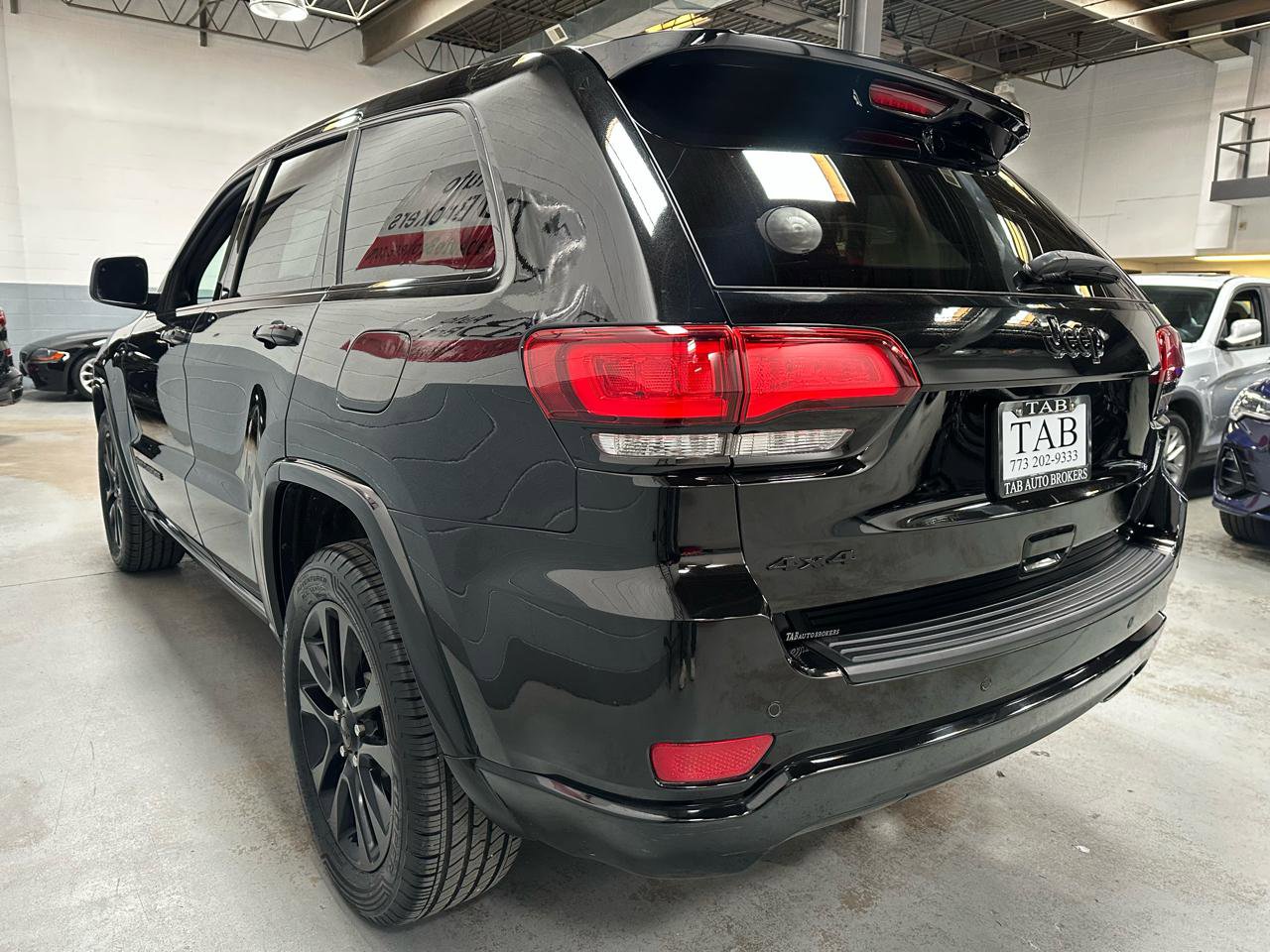 Used 2019 Jeep Grand Cherokee Altitude image 5
