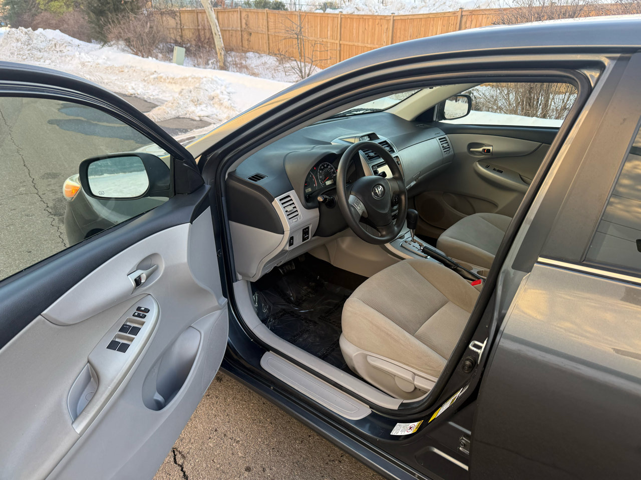 Used 2013 Toyota Corolla LE Special Edition image 12