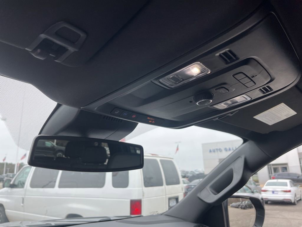 Used 2023 Chevrolet Suburban RST w/ Sport Performance Package image 19