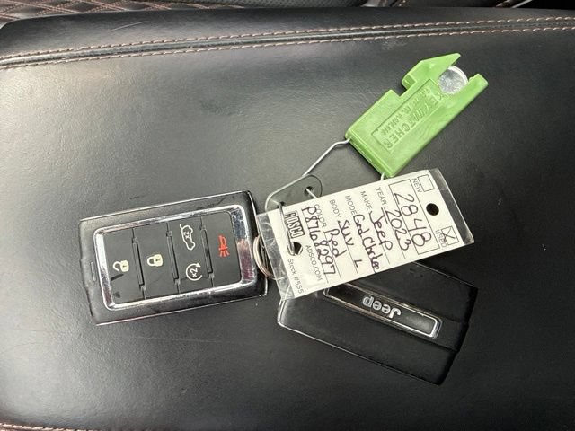 Used 2023 Jeep Grand Cherokee L Summit AWD/4WD image 41