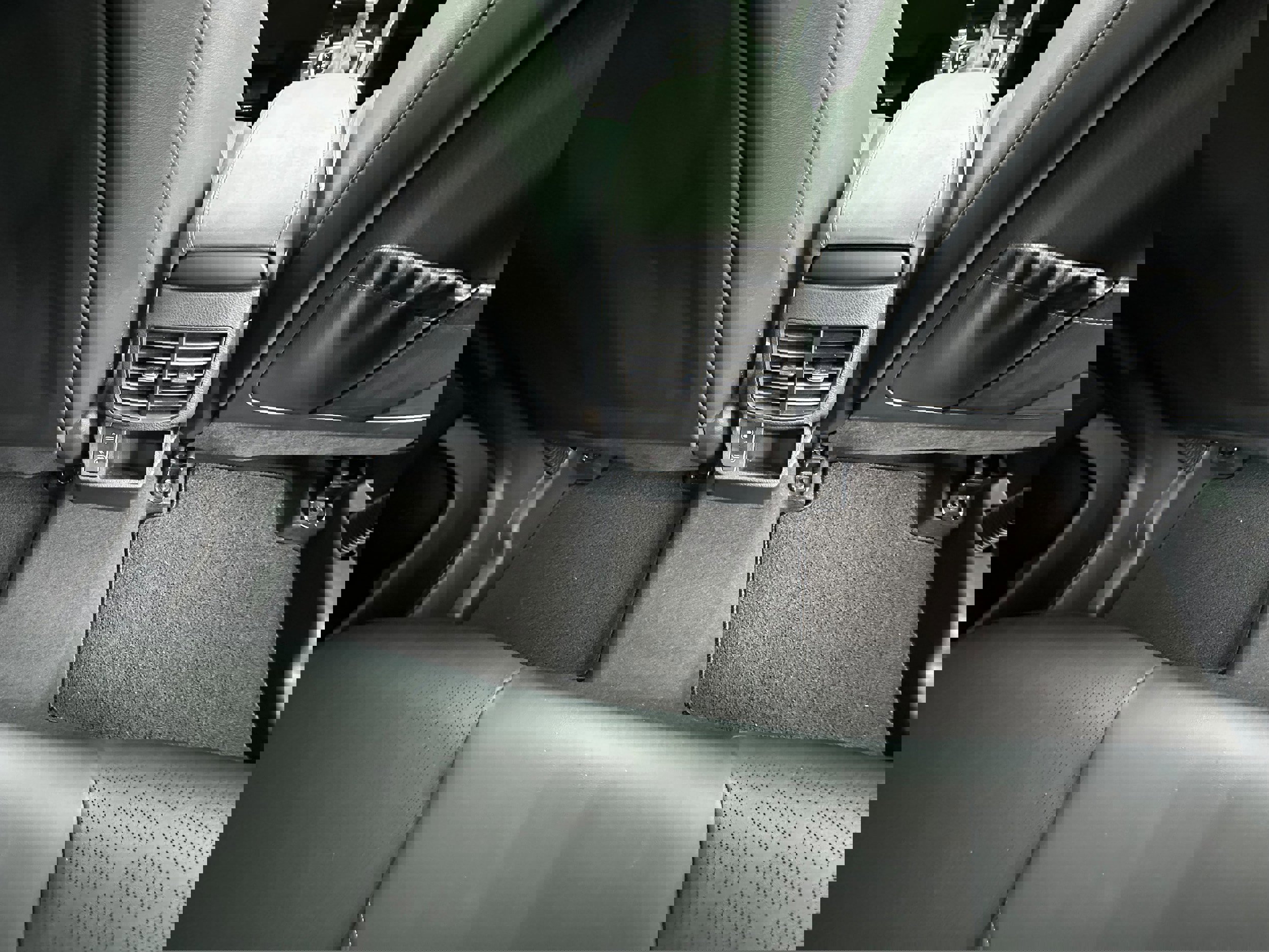 Used 2024 Kia Seltos EX image 17