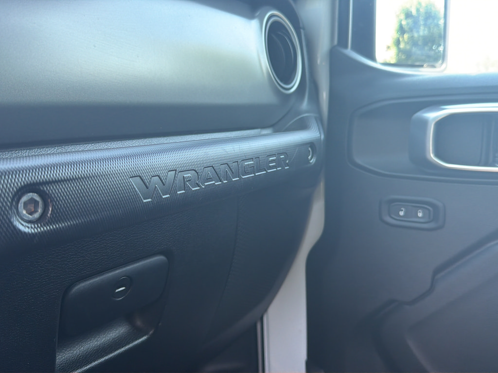 Used 2022 Jeep Wrangler Unlimited Sport w/ Sun And Sound Package AWD/4WD image 31