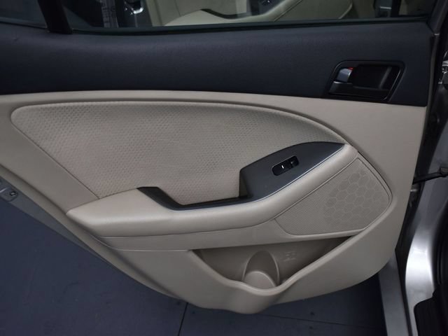 Used 2011 Kia Optima LX FWD image 16