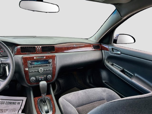 Used 2010 Chevrolet Impala LS FWD image 27