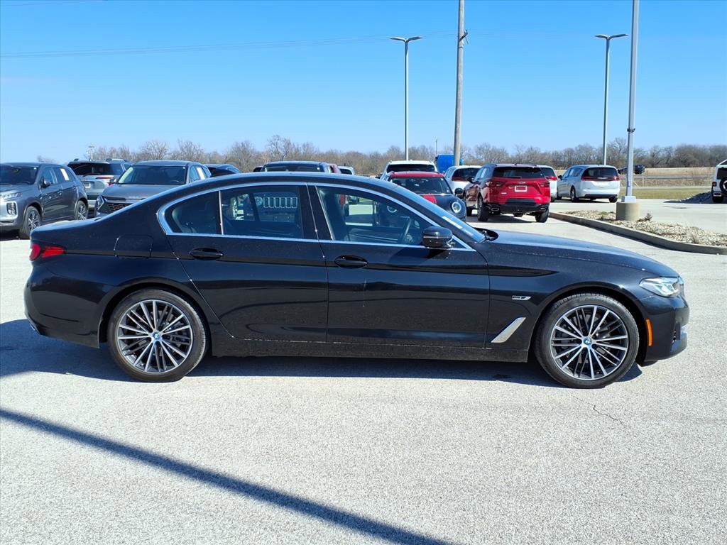 Used 2023 BMW 530e xDrive w/ Convenience Package AWD/4WD image 2