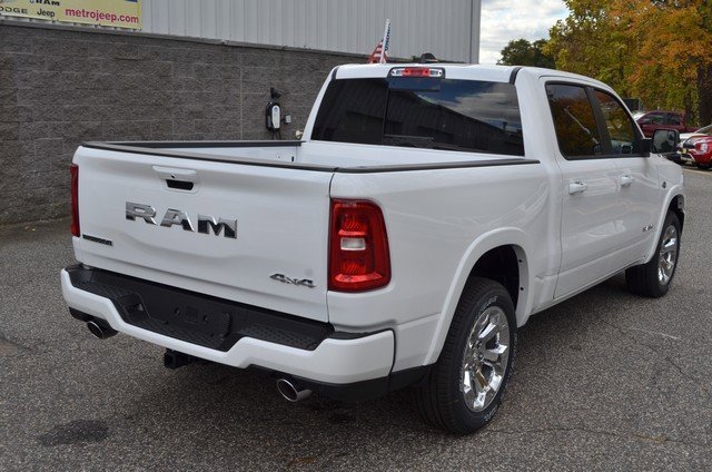 New 2026 RAM 1500 4x4 Crew Cab image 8