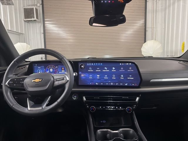 Used 2025 Chevrolet Traverse LT w/ Driver Confidence Package image 37