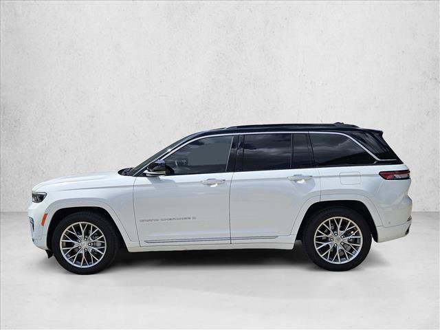 Used 2024 Jeep Grand Cherokee Summit AWD/4WD image 5