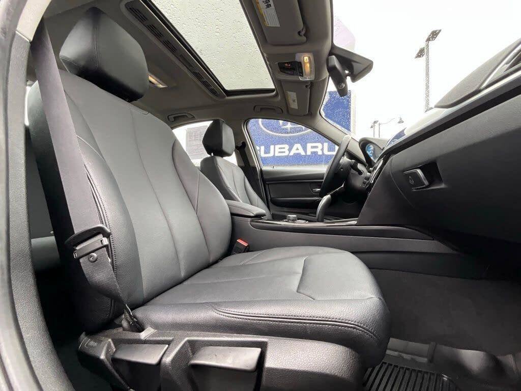 Used 2016 BMW 320i Sedan image 12
